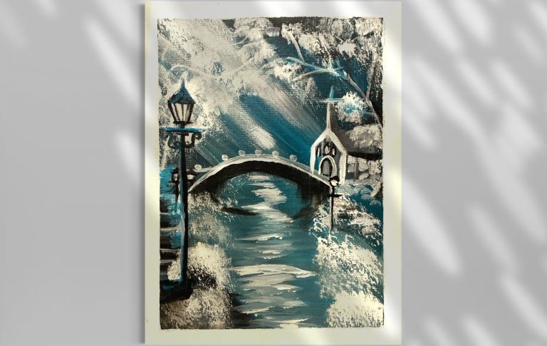 Eine malerische Brücke über einen schimmernden Kanal, umgeben von Bäumen und einem Haus.
